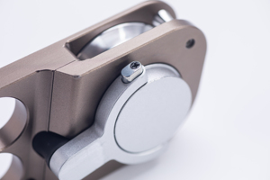 Moulinets de pêche à main en aluminium OEM de haute performance, parfaits et compacts, fabriqués en Chine - IKEYKYU CO. LTD. P2-46, rapport de transmission 4:1, 156g, pour droitier - Product Image 3