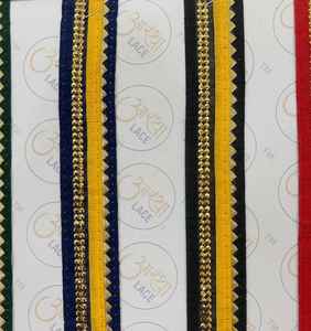 Dentelle dorée importée avec une finition soignée et une qualité de tissu durable pour les marques de mode. - Product Image 2