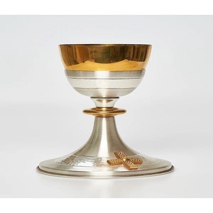 Cáliz de Latón Moderno, Copa de Comunión, Copa de Vino Real, Dorado Pulido, Diseño Clásico Católico para Iglesia, para Rituales de Altar - Product Image 2