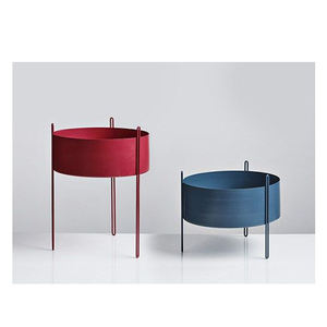 Jardinières en métal en forme de verre à vin avec différentes finitions de peinture en poudre, pour usage intérieur et extérieur, vaisselle décorative - Product Image 5