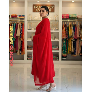 Ensemble de costume Anarkali rouge haut de gamme – Tenue de soirée 3 pièces en mousseline de soie cousue avec détails en dentelle, couleurs blanc, bordeaux et vert - Product Image 2