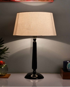 Lampe de table en aluminium noir brillant cubiste avec abat-jour tambour beige, lumière de chevet géométrique moderne pour bureau ou salle d'étude, vente en gros OEM - Product Image 3