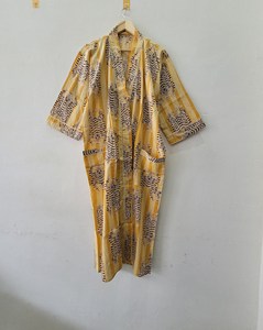 Bata Kimono de Algodón con Estampado Artesanal a Mano, Ecológica, Midi, Amarillo Mostaza, con Motivo de Tigre, Ropa de Estar Tradicional, Ajustable - Product Image 1