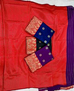 Vêtements de fête de mariage de luxe Créateur de mode Pur Banarasi Cuivre Zari Tissage Saree en soie douce du fabricant indien - Product Image 4