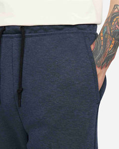 บริการ OEM กางเกงออกกำลังกายสีเข้มสำหรับผู้ชาย กางเกงวอร์มแฟชั่นผ้าไหมแบบมีเชือกผูก กางเกงจ็อกเกอร์แบบยั่งยืนสำหรับวิ่ง - Product Image 4