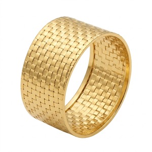 Modernos Porta Servilletas Dorados Pulidos con Diseño Texturizado en Cruz, Anillos Metálicos para Servilletas para Hoteles y Banquetes en Oferta - Product Image 1