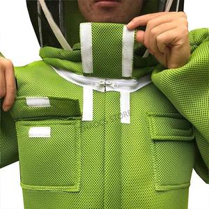 Traje de Apicultura Rojo Transpirable de Malla Airmesh con Velo de Malla y Mangas Holgadas de Poliéster para Apicultores - Product Image 3