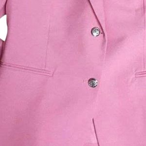 Blazer Clásico Rosa para Mujer con Escudo Bordado en Verde y Dorado, Chaqueta Elegante Formal de Oficina con un Solo Botón - Product Image 3