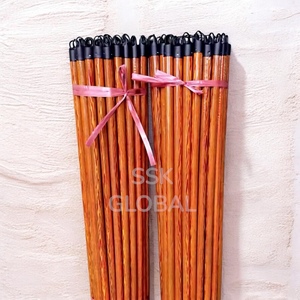 Juego de escoba y recogedor ergonómico portátil de eucalipto con mango largo, hecho a mano en Vietnam, para el hogar - Product Image 1