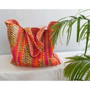 Sac fourre-tout en coton fait main à imprimé animal, fermeture éclair, style bohème, réutilisable, sac à bandoulière pour femme, exportations SR du Rajasthan - Product Image 1