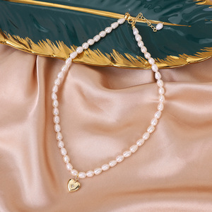 Collier pour femme en perles d'eau douce naturelles, nouveau design rétro, chaîne polyvalente pour pull - Product Image 3