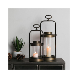 Elegante Linterna de Metal con LED y Paneles de Vidrio, con Asa de Anillo, Linterna Decorativa Moderna para Decoración de Bodas - Product Image 2