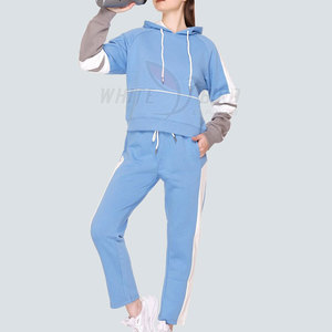 Conjunto Deportivo Elegante para Mujer, Suave y Elástico, con Diseño Moderno y Rendimiento para el Día a Día - Product Image 4