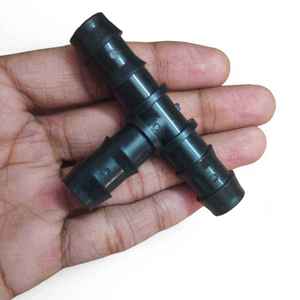 Connecteur en T barbelé de 16 mm pour lignes d'irrigation goutte à goutte en PVC avec raccords sécurisés pour les branches, idéal pour les fermes, les jardins et les serres - Product Image 2