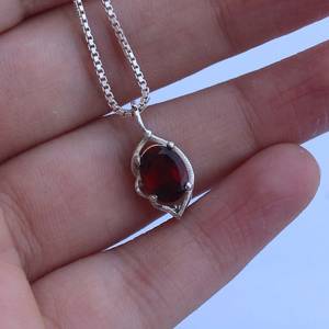 Pendentif vintage en pierre rouge grenat antique, fait main, plaqué argent, multi-pierres, élégant cadeau pour femme, bijoux - Product Image 1