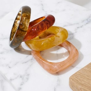 Pulsera de Resina Ligera de Proveedor Indio, Pulsera Moderna para Mujeres y Niñas, Uso Diario, Fiestas, Bodas y Festivales, en Oferta - Product Image 2