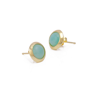 Pendientes de poste redondos de 8 mm de amazonita natural chapados en oro de 18 quilates, joyería minimalista bohemia para mujer - Product Image 3