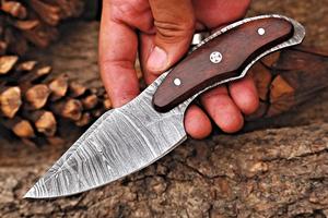 Cuchillo de caza de hoja fija de acero de Damasco de grado industrial Nordic Forge con punta caída, mango de palisandro, funda de cuero y espiga completa - Product Image 4