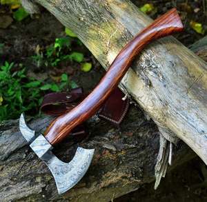 Marteau Viking en acier Damas fait main avec manche en bois de rose, qualité industrielle, 20 pouces de longueur, personnalisable OEM pour travaux extérieurs - Product Image 5