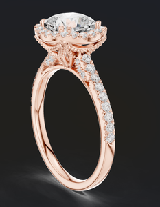 Élégante bague en or rose avec diamant taille coussin et halo luxueux, idéale pour fiançailles et cadeau d'anniversaire - Product Image 4