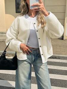 Vestes en polaire sherpa pour femmes de haute qualité, coupe courte, boutonnées, col rond, vêtements d'extérieur - Product Image 3