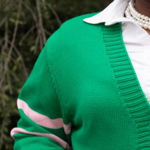   Cardigan Vert Femme Coupe Ample Boutonné Col en V Tricoté Lettres Grecques Brodé Style Décontracté Tendance - Product Image 3