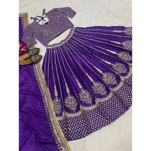 Vestidos de novia de diseñador bordados Lehenga Choli con trabajo de secuencia - Product Image 3