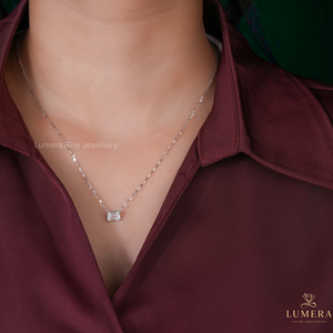 Pendentif de fiançailles personnalisé en diamant de laboratoire certifié taille émeraude orientale-durvaleuse, or massif 14 carats, collier solitaire - Product Image 5