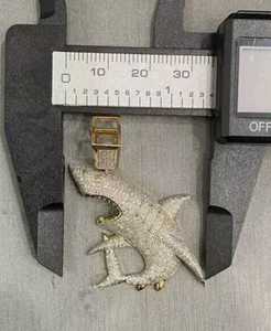 Colgante de Plata de Ley 925 Bañado en Oro con Moissanita Personalizada, Diseño de Tiburón, Estilo Hip Hop, Certificado de Lujo - Product Image 4