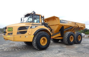Camión Volquete Amarillo Volvo A40F de la Mejor Calidad con Alta Eficiencia Operativa, Garantía de 4 Años, Capacidad de 31000 kg, Caja de Cambios, Motor y Rodamientos - Product Image 3