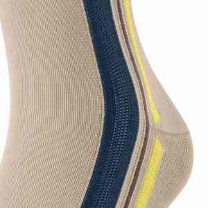 Calcetines de algodón personalizados de corte alto, suaves, elásticos, coloridos, de diseño urbano para hombres y mujeres - Product Image 4