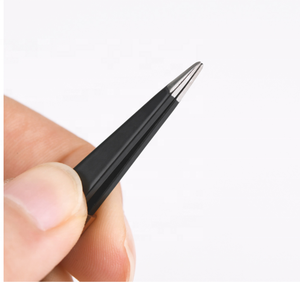 Pince à épiler pour sourcils noir mat en acier inoxydable pour usage professionnel et domestique - Product Image 3