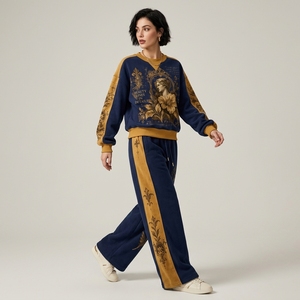 Conjunto Deportivo de Sudadera y Pantalones Anchos con Estampado Floral Dorado y Azul Marino para Mujer, Ropa Casual Elegante de Dos Piezas - Product Image 1