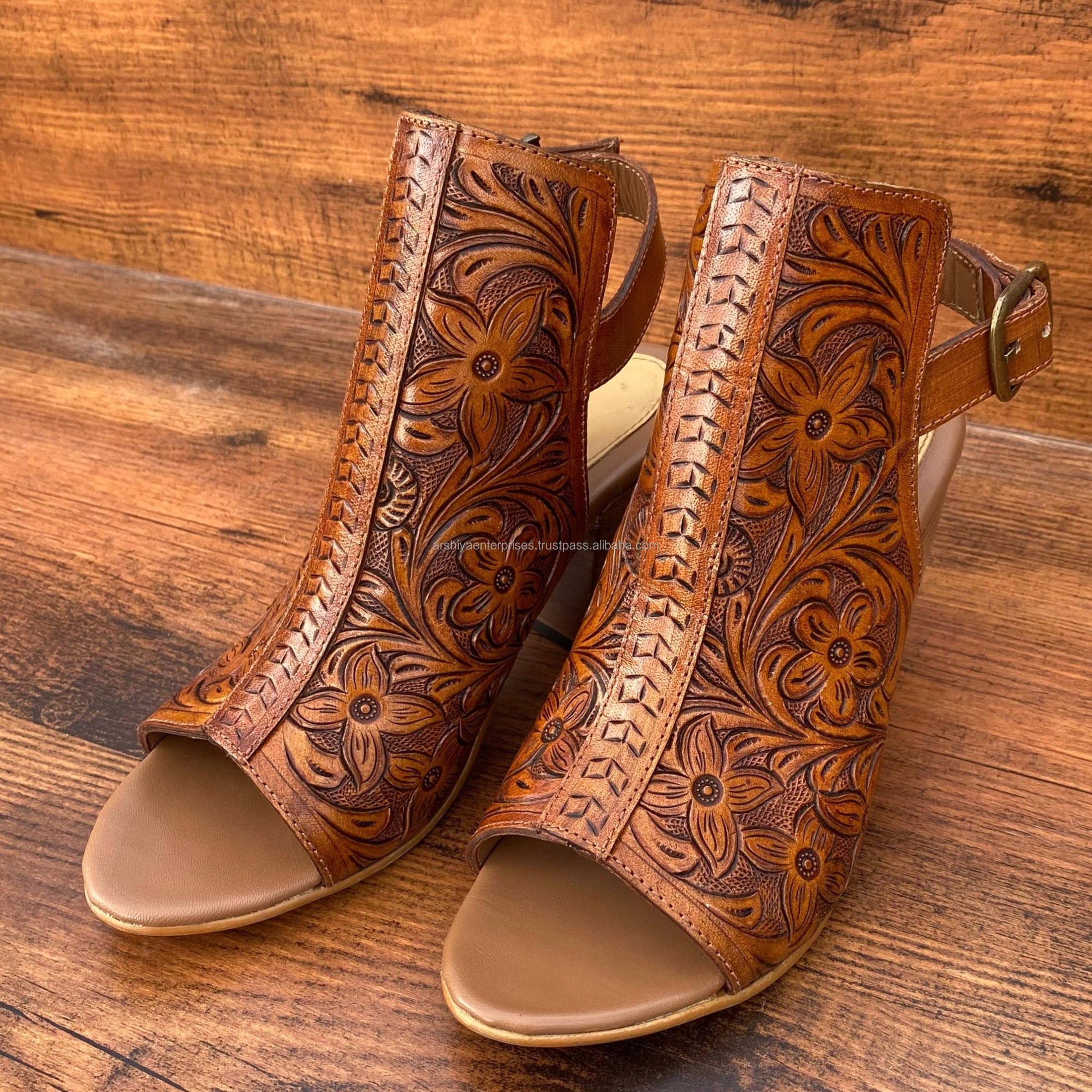 สีน้ำตาล