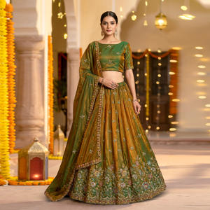 Lehenga Choli en soie Banarasi avec broderies, bordure détaillée et dupatta assorti pour les mariages et les occasions festives - Product Image 2