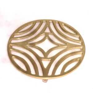 Soporte Ovalado de Metal Dorado con Ranuras, Resistente al Calor, Protector de Encimera de Cocina, Base para Ollas y Platos Calientes - Product Image 3