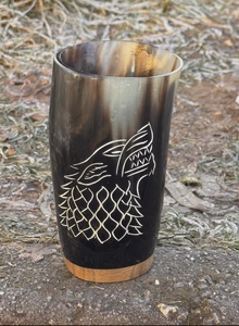 Vasos de Cuerno de Búfalo Hechos a Mano, Ecológicos, Tallados con Símbolos Modernos, Forma Rústica Natural, Duraderos, Arte Coleccionable - Product Image 5