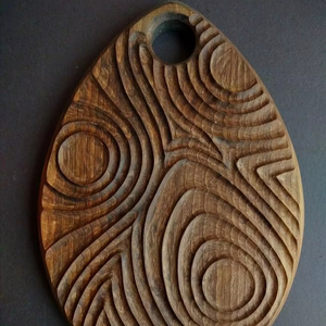 Tabla de cortar de madera artesanal con decoración de cocina rústica tallada en remolino Bandeja de servicio tallada única - Product Image 1