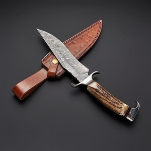 Cuchillo de Caza y Camping Hecho a Mano de Acero al Carbono de Grado Industrial con Punta Caída, Mango de Cuero y Borde Parcialmente Serrado, Compacto - Product Image 5