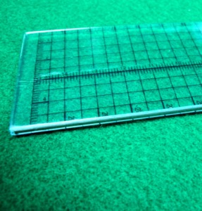 Regla Recta de Plástico TM0199 con Borde Metálico de 20-40 cm, Precio Competitivo, Herramienta de Corte Segura para un Corte Suave - Product Image 5