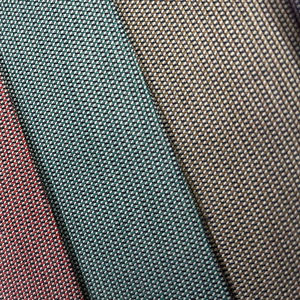 ผ้าโพลีคอตตอนพิมพ์ลายสตรอว์เบอร์รีคุณภาพสูง ขายส่งวัสดุสำหรับตัดเย็บเสื้อผ้าเพื่อการส่งออก - Product Image 1