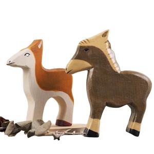 Escultura de Animal de Madera Moderna de Diseño Único, Estatua Hecha a Mano para Diseño de Interiores y Colección de Arte, Disponible para la Venta - Product Image 1