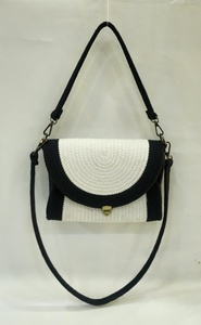 Sac fourre-tout en paille tressée motif fraise avec fermeture magnétique, sac à bandoulière portable pour la plage et les voyages pour femmes - Product Image 2