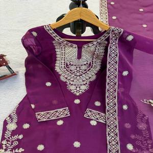 Conjunto Kurti Palazzo de Seda VASTRA COTTAGE con Dupatta a juego, completamente cosido, elegante, para fiestas, festividades y ropa étnica. - Product Image 4