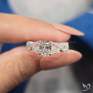 แหวนเพชรทรงยาว 1 กะรัต ดีไซน์ไขว้ประดับเพชรแบบพาเว่ รับรองโดย IGI ตัวเรือนทองคำขาว 10K - Product Image 5