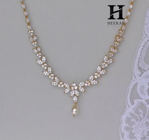 Collier tennis en diamant de laboratoire taille marquise avec pendentif perle, motif floral en grappe en forme de V, pour mariage et mariée - Product Image 4