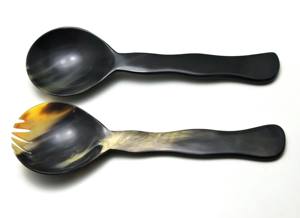 Meilleures ventes : Ensemble de 2 cuillères à salade en corne, fabriquées à la main à partir de corne de buffle naturelle, à prix abordable - Product Image 5