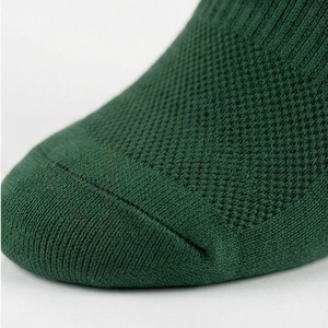 Chaussettes pour hommes, couleur verte unie, tricotées, respirantes, en coton, pour un usage quotidien, style classique, printemps - Product Image 6