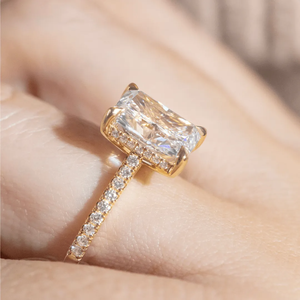 Anillo de Compromiso con Diamante Radiante Cultivado en Laboratorio de 3.50 CT, Halo Oculto, Certificado IGI - Product Image 6