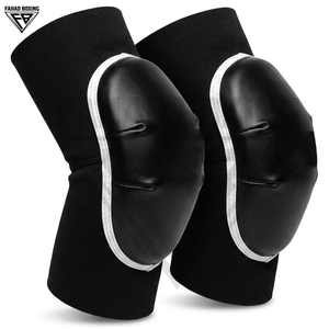 Protège-coudes et genoux réglables en cuir véritable haute performance pour la vente en gros, couleur noire unie, protection robuste pour Muay Thai MMA - Product Image 1